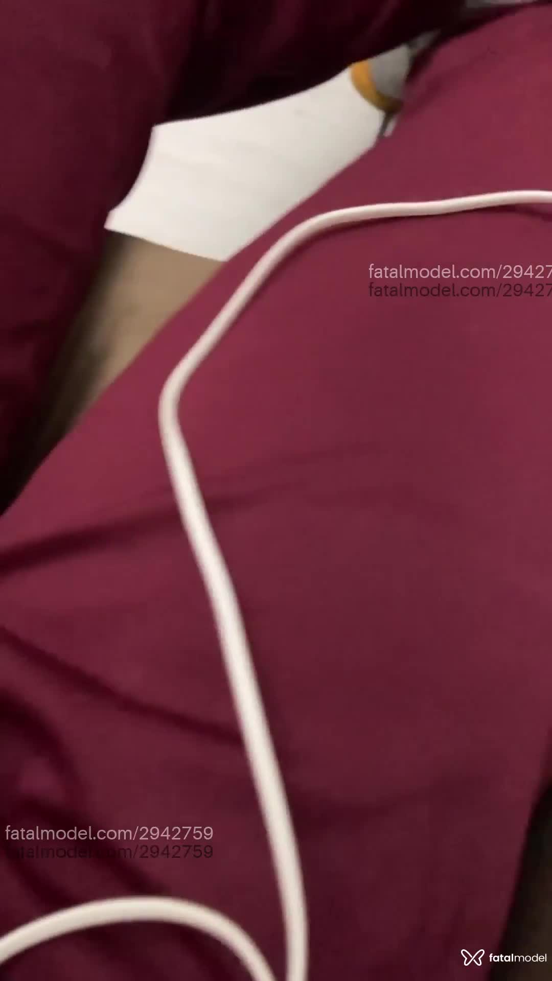 Acompanhante homem com cabelo castanho de olhos castanhos em Virtual Acompanhante homem com cabelo castanho de olhos castanhos em Virtual - Muri