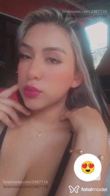 Acompanhante mulher morena (o) de olhos castanhos - Agnes