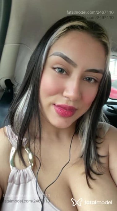 Acompanhante mulher morena (o) de olhos castanhos - Agnes