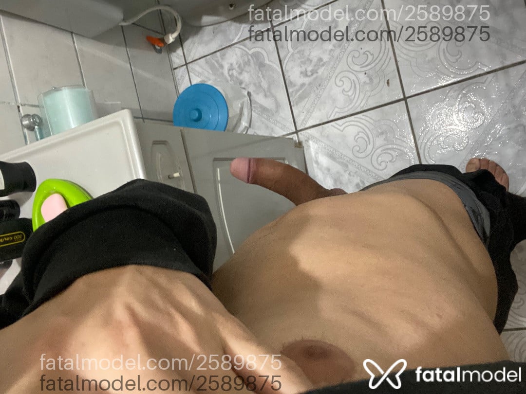 Acompanhante homem morena (o) de olhos castanhos em Palhoça - Lucas