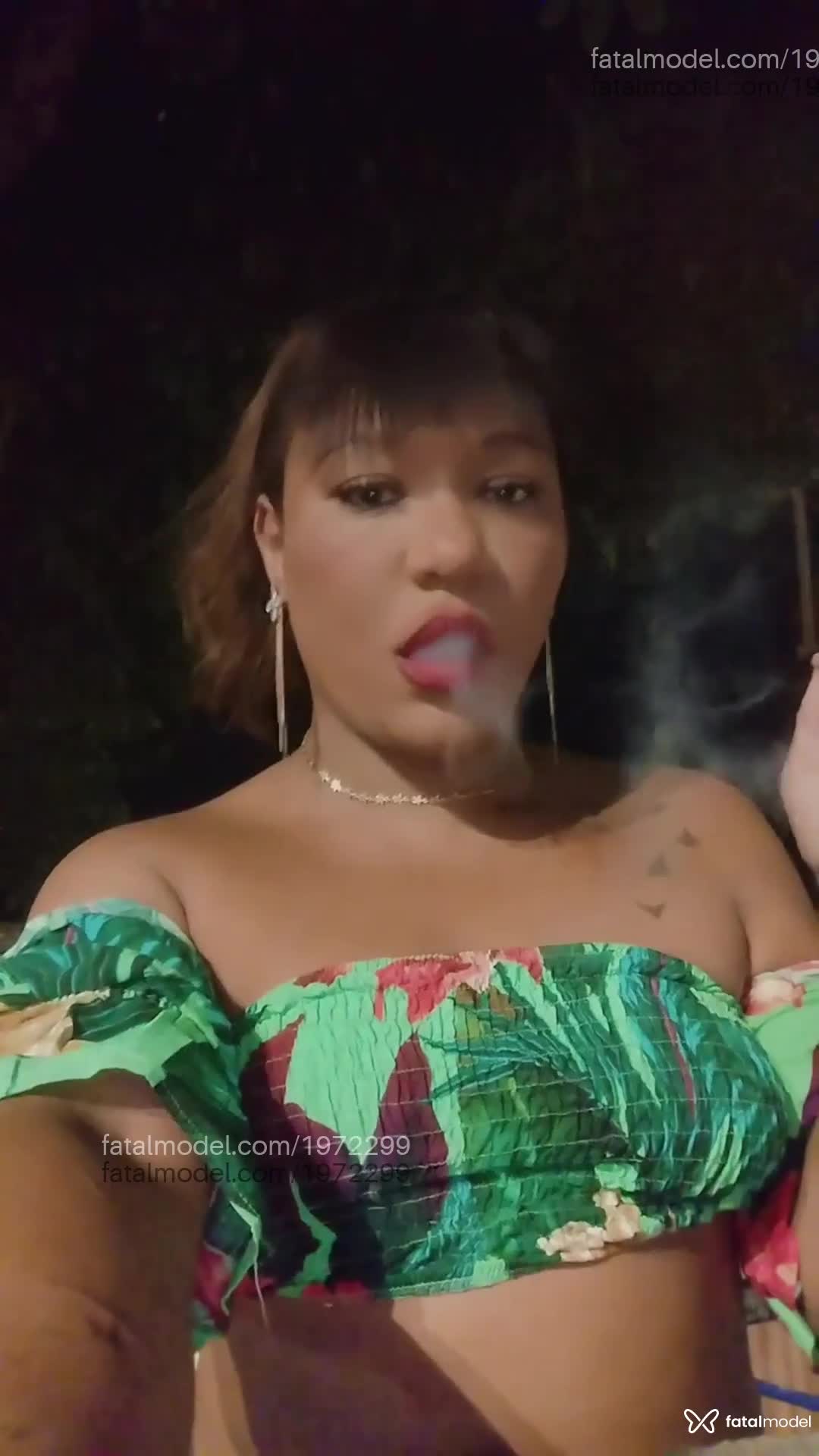Acompanhante mulher trans com cabelo castanho de olhos castanhos em Coronel Fabriciano Acompanhante mulher trans com cabelo castanho de olhos castanhos em Coronel Fabriciano - Lorena Santos