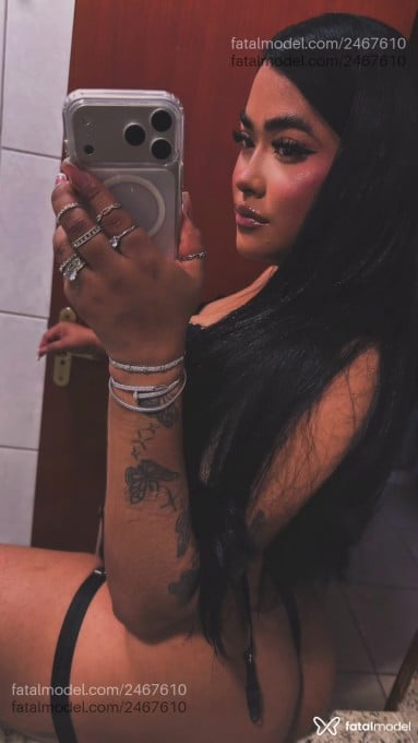 Acompanhante mulher trans morena (o) de olhos castanhos em Cascavel Acompanhante mulher trans morena (o) de olhos castanhos em Cascavel - Chloe Valentina