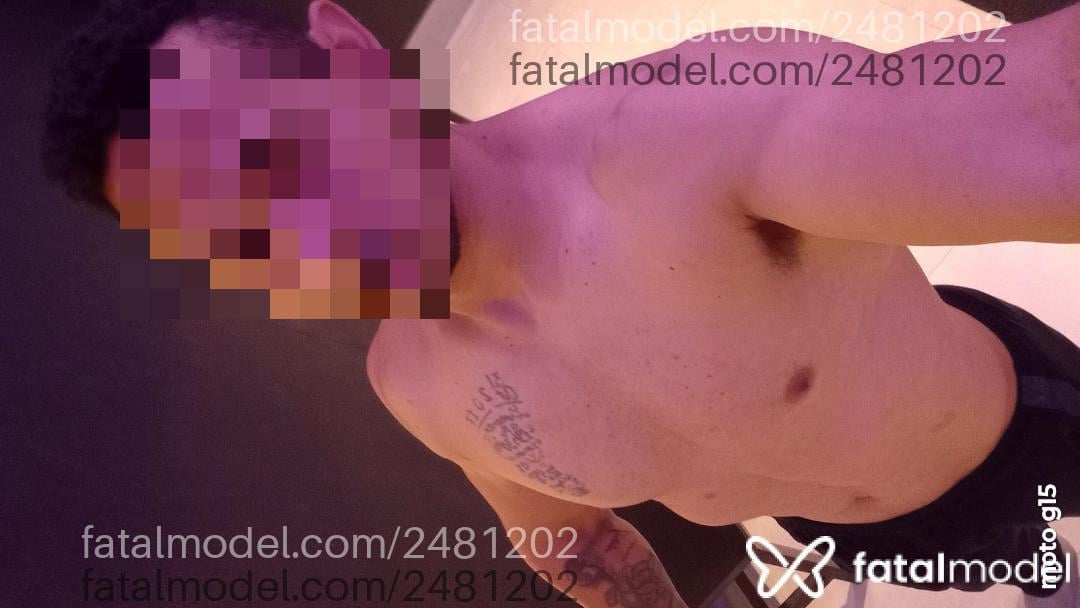 Acompanhante homem com cabelo castanho de olhos pretos em Porto Alegre - Martins