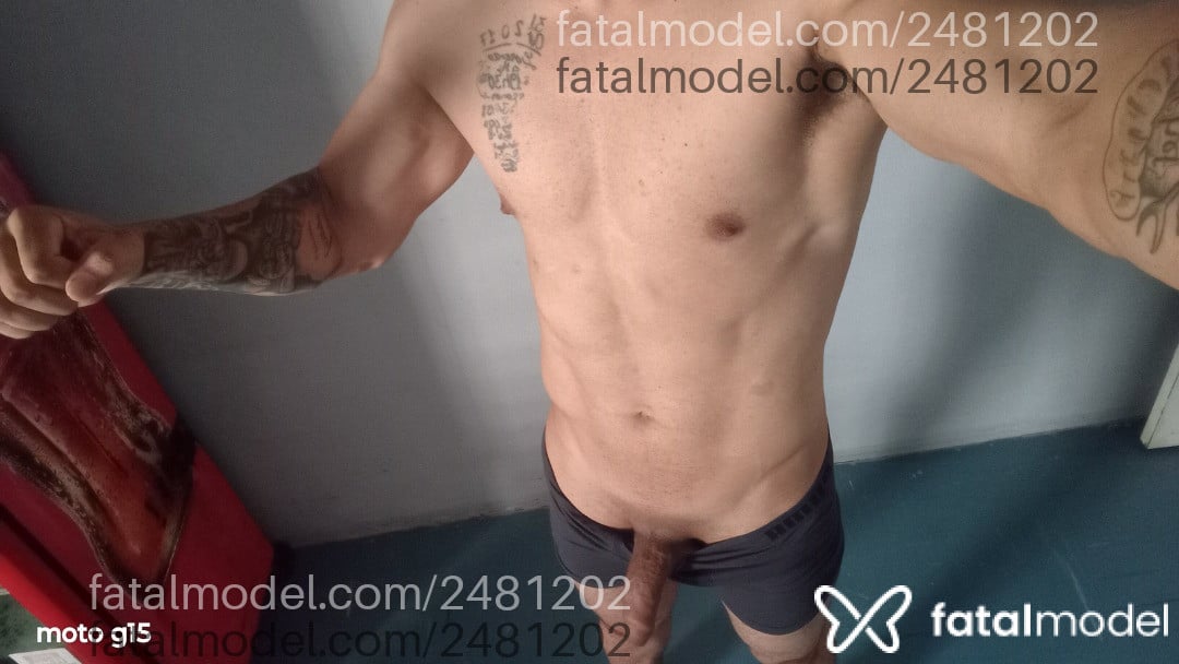 Acompanhante homem com cabelo castanho de olhos pretos em Porto Alegre - Martins