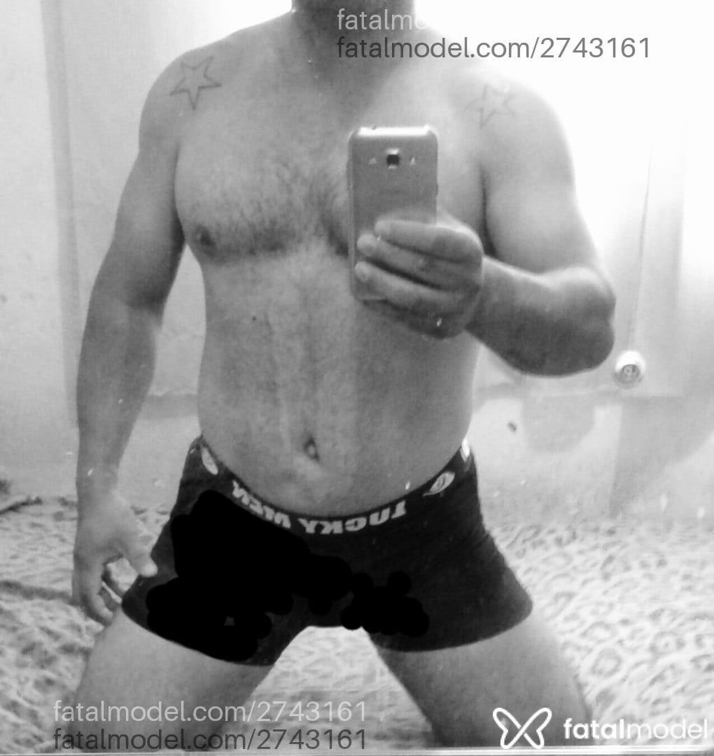 Acompanhante homem com cabelo grisalho de olhos castanhos em Campos Gerais Acompanhante homem com cabelo grisalho de olhos castanhos em Campos Gerais - Sulmineiro