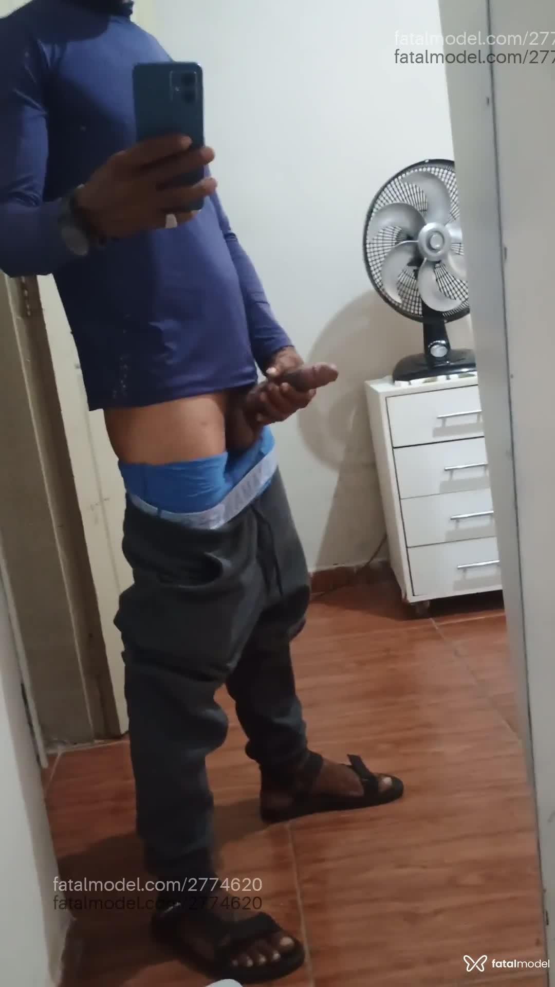 Acompanhante homem trans com cabelo castanho de olhos mel em Maceió - Victor Leo