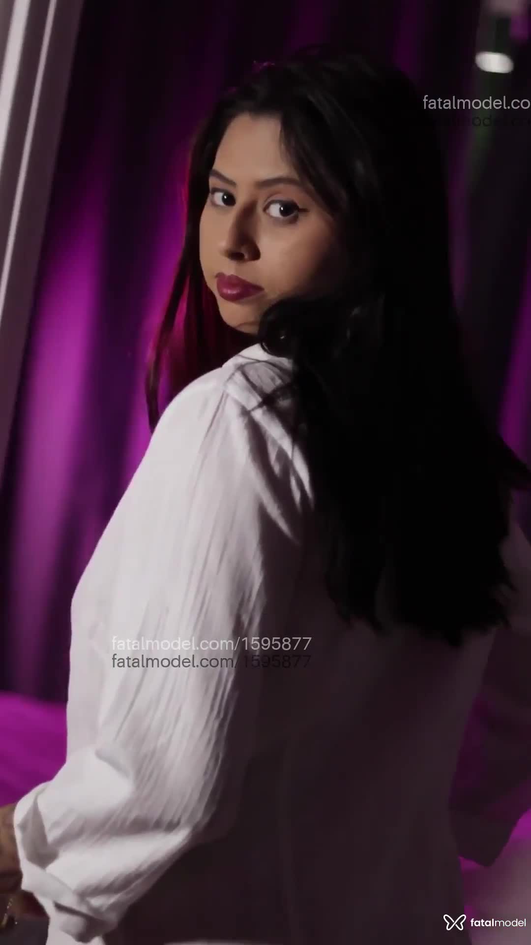 Acompanhante mulher morena (o) de olhos castanhos - Angel
