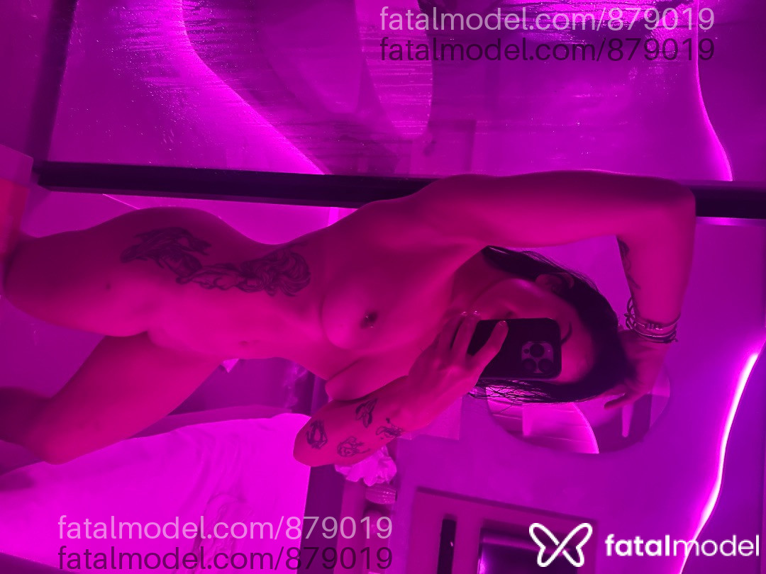 Acompanhante mulher com cabelo castanho de olhos castanhos em Realeza Acompanhante mulher com cabelo castanho de olhos castanhos em Realeza - Mayaraa Coelinha