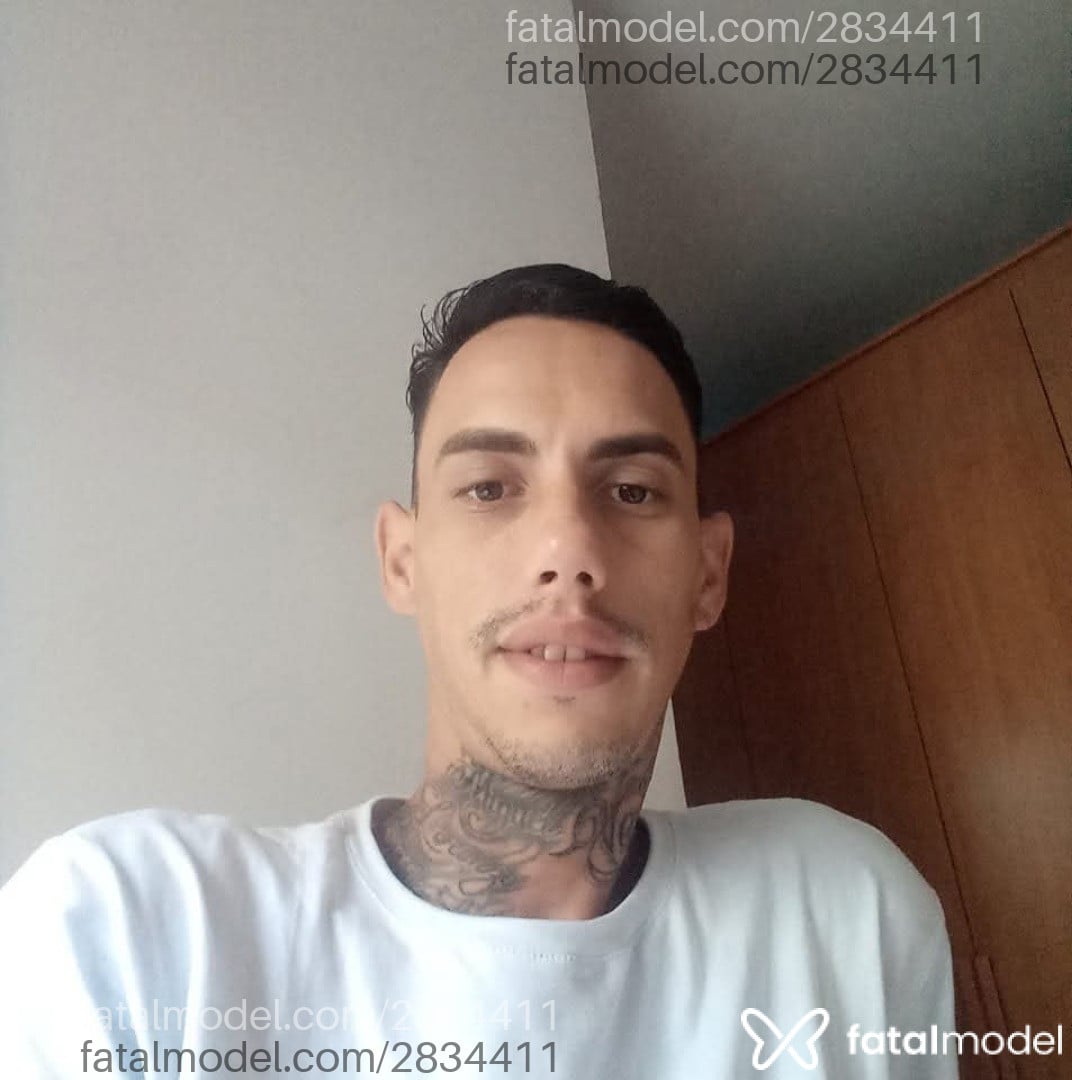 Acompanhante homem com cabelo castanho de olhos castanhos - Matheusin Acompanhante homem com cabelo castanho de olhos castanhos - Matheusin