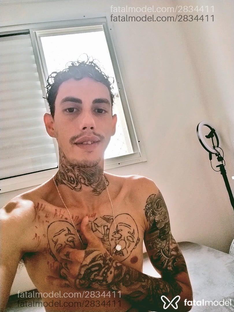 Acompanhante homem com cabelo castanho de olhos castanhos - Matheusin Acompanhante homem com cabelo castanho de olhos castanhos - Matheusin