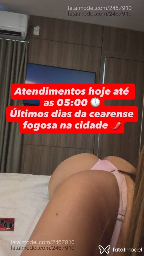 Acompanhante mulher loira (o) de olhos castanhos - Alice