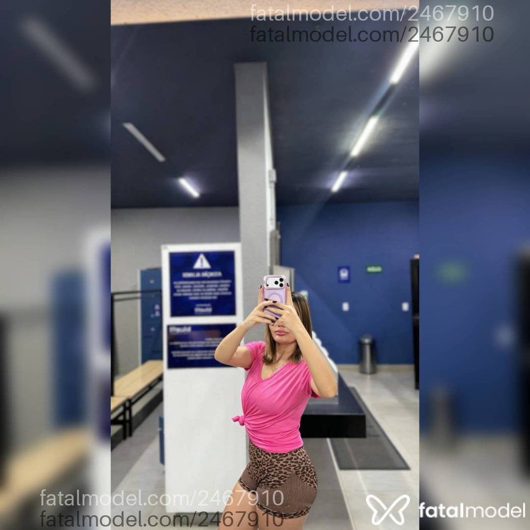 Acompanhante mulher loira (o) de olhos castanhos - Pérola Belle