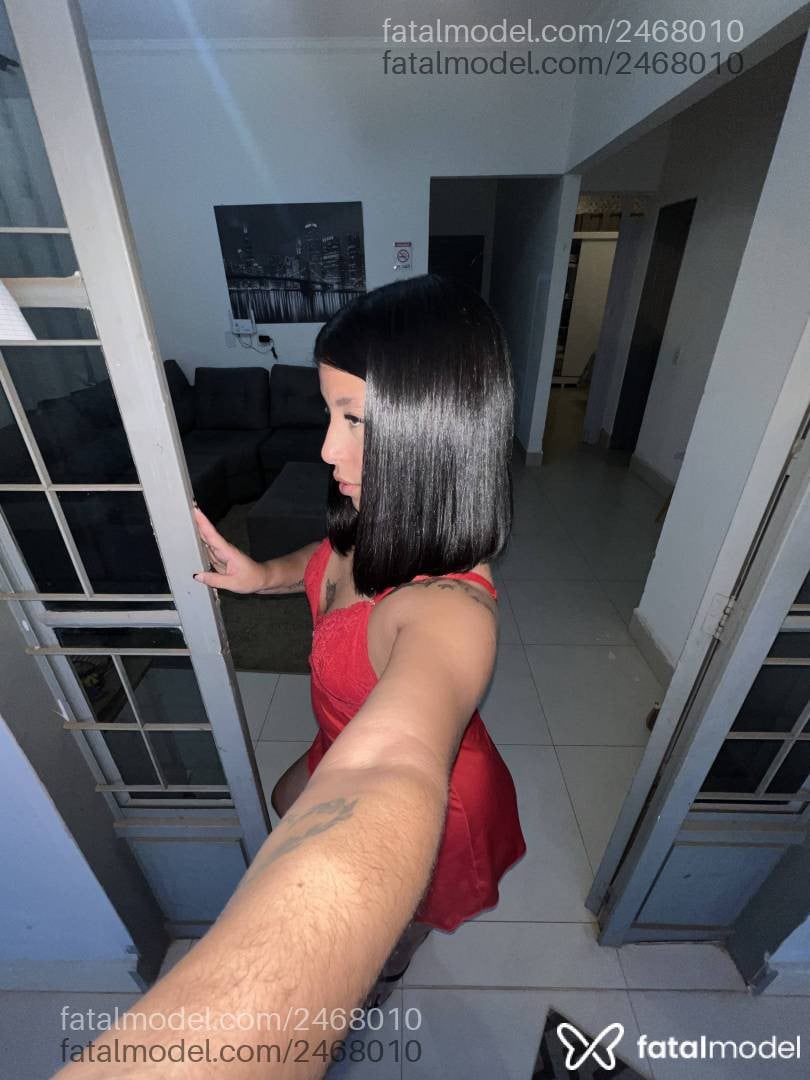 Acompanhante mulher com cabelo castanho de olhos castanhos - Bella Gomes