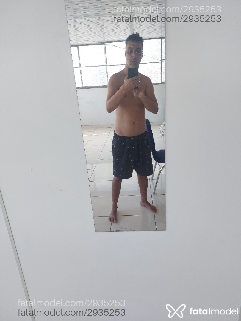Acompanhante homem com cabelo castanho de olhos castanhos em Ubá Acompanhante homem com cabelo castanho de olhos castanhos em Ubá - Kenzo Yroko
