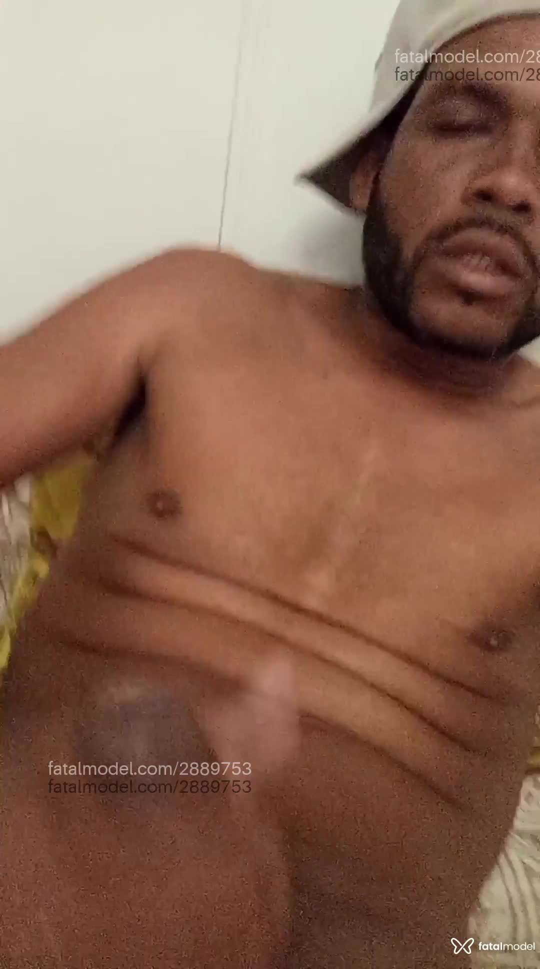 Acompanhante homem com cabelo castanho de olhos castanhos em Nova Serrana Acompanhante homem com cabelo castanho de olhos castanhos em Nova Serrana - Marcelo