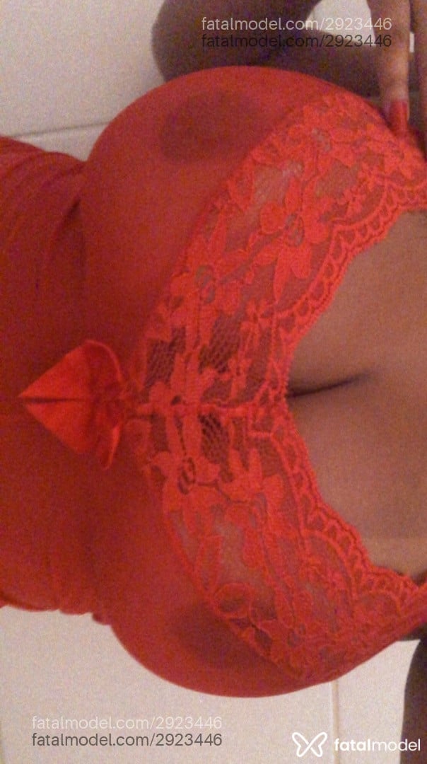 Acompanhante mulher morena (o) de olhos pretos - Gaby Acompanhante mulher morena (o) de olhos pretos - Gaby