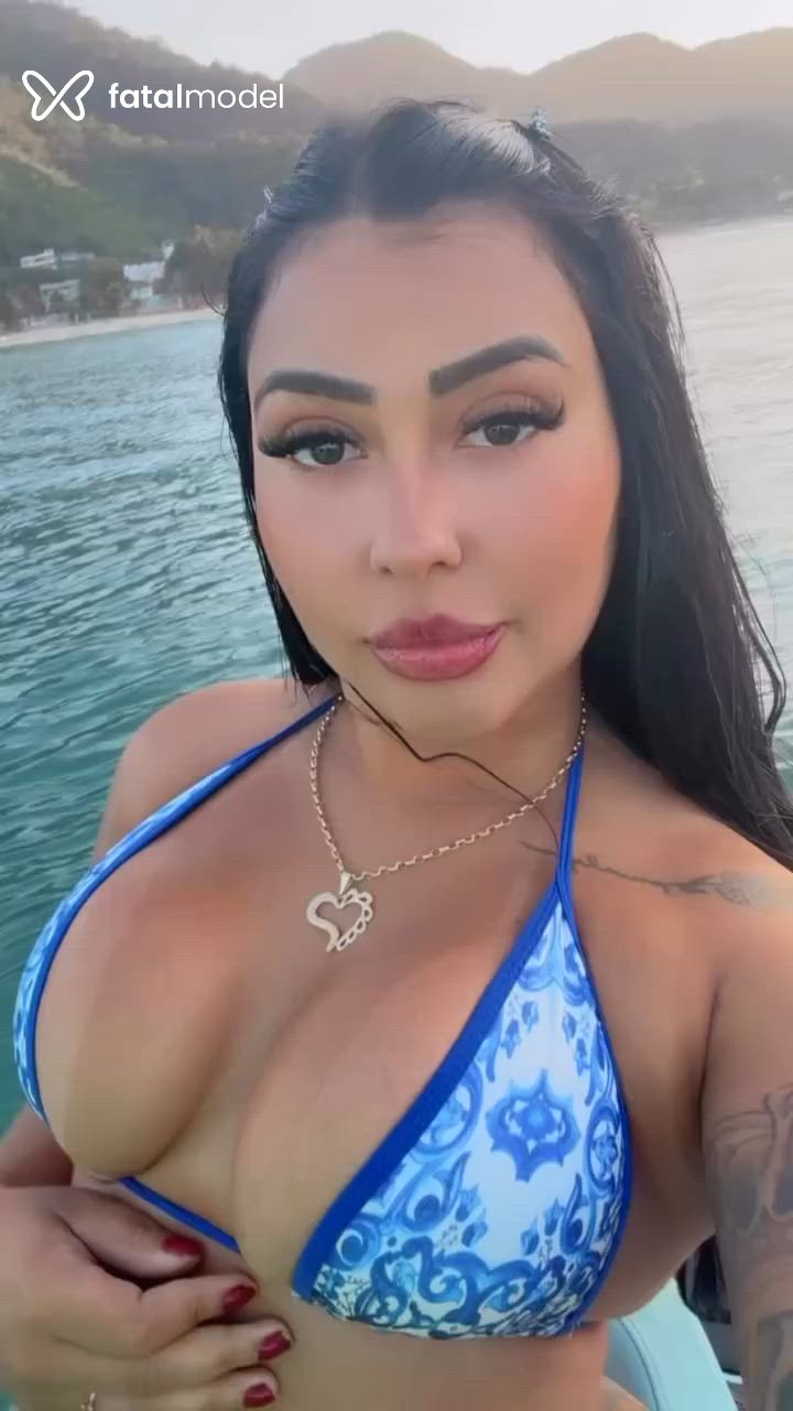 Acompanhante mulher morena (o) de olhos castanhos em Guaratinguetá Acompanhante mulher morena (o) de olhos castanhos em Guaratinguetá - Amanda