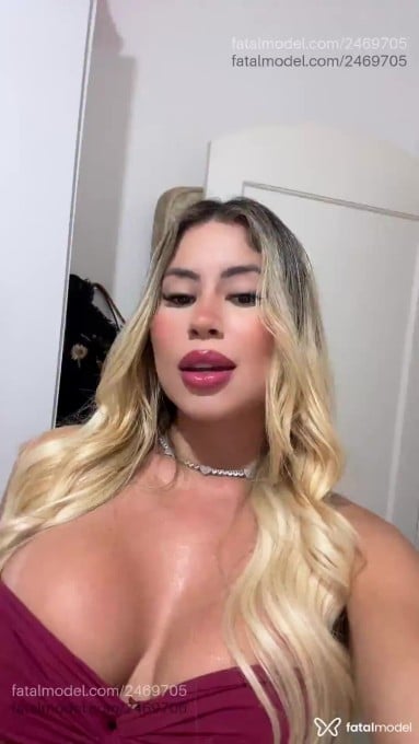 Acompanhante mulher loira (o) de olhos pretos em São Sebastião - Livia