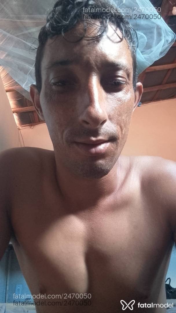 Acompanhante homem com cabelo castanho de olhos pretos em Extremoz Acompanhante homem com cabelo castanho de olhos pretos em Extremoz - Rafael Rocha