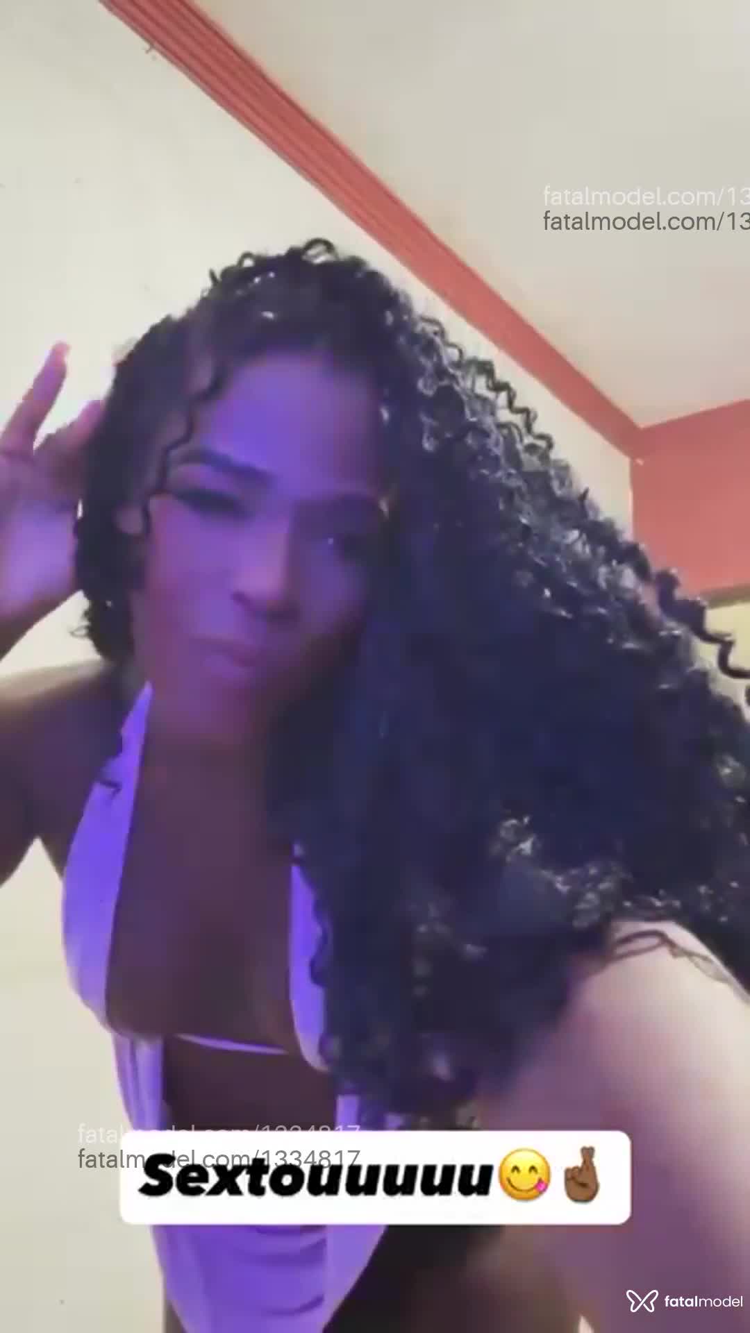 Acompanhante travesti com cabelo castanho de olhos pretos em Campos dos Goytacazes - Lyris