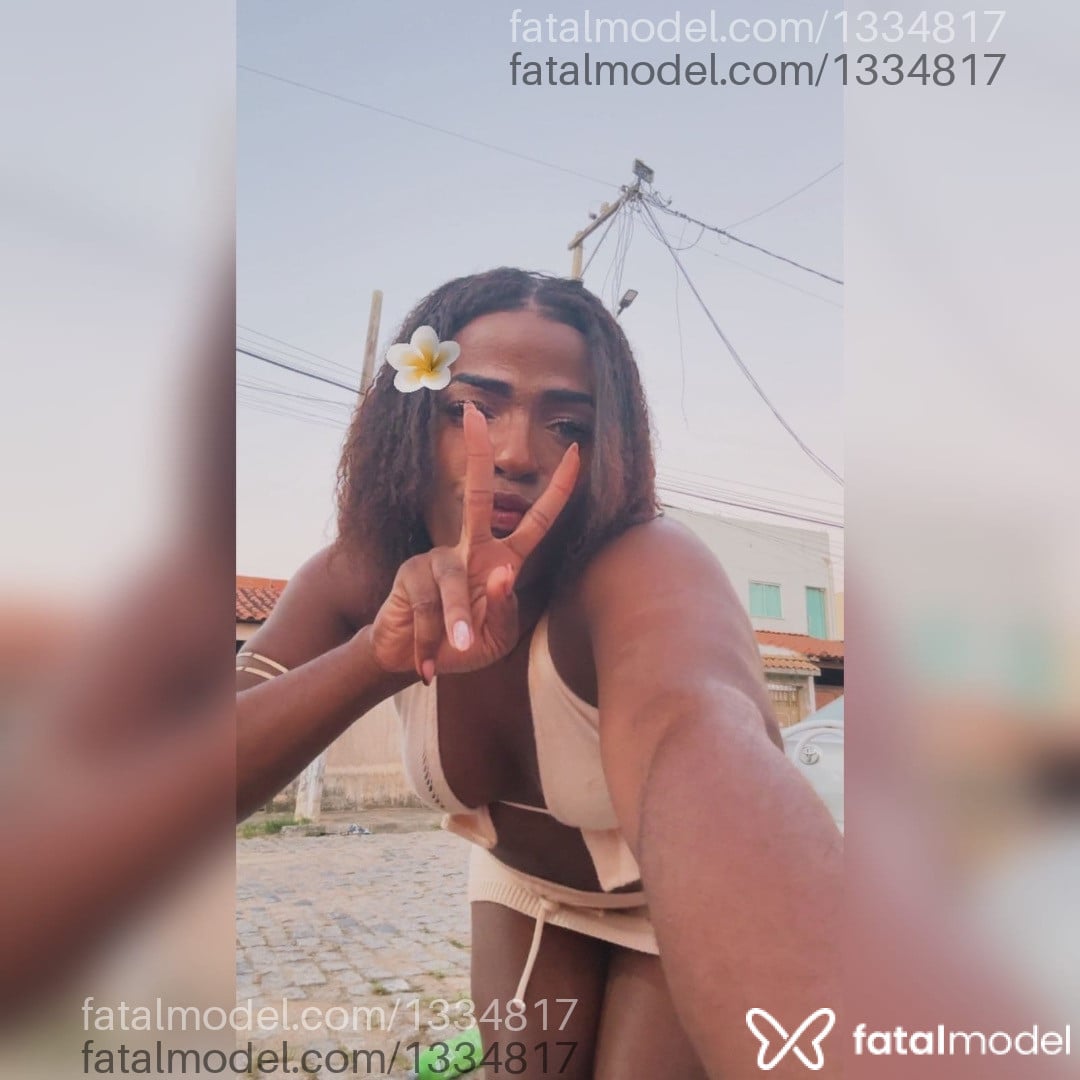 Acompanhante travesti com cabelo castanho de olhos pretos em Campos dos Goytacazes - Lyris