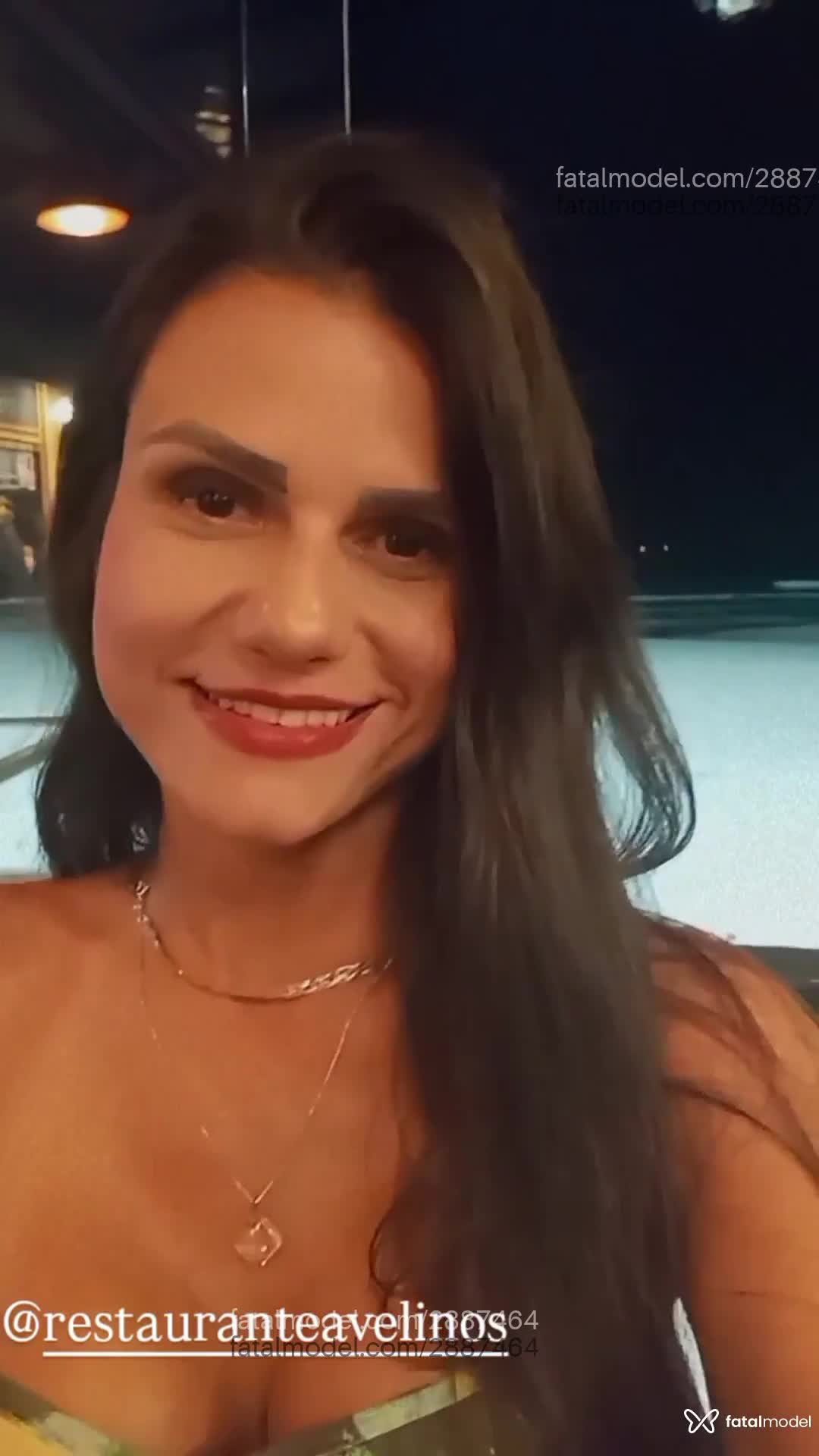 Acompanhante mulher morena (o) de olhos castanhos - Pandora Acompanhante mulher morena (o) de olhos castanhos - Pandora