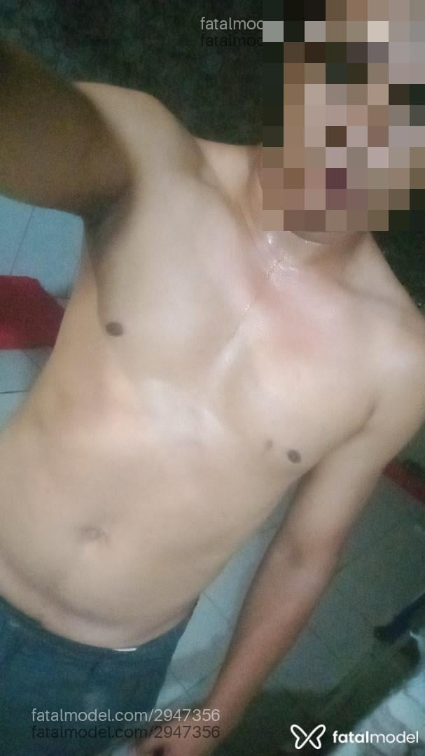 Acompanhante homem morena (o) de olhos castanhos - Leo Bastos Acompanhante homem morena (o) de olhos castanhos - Leo Bastos