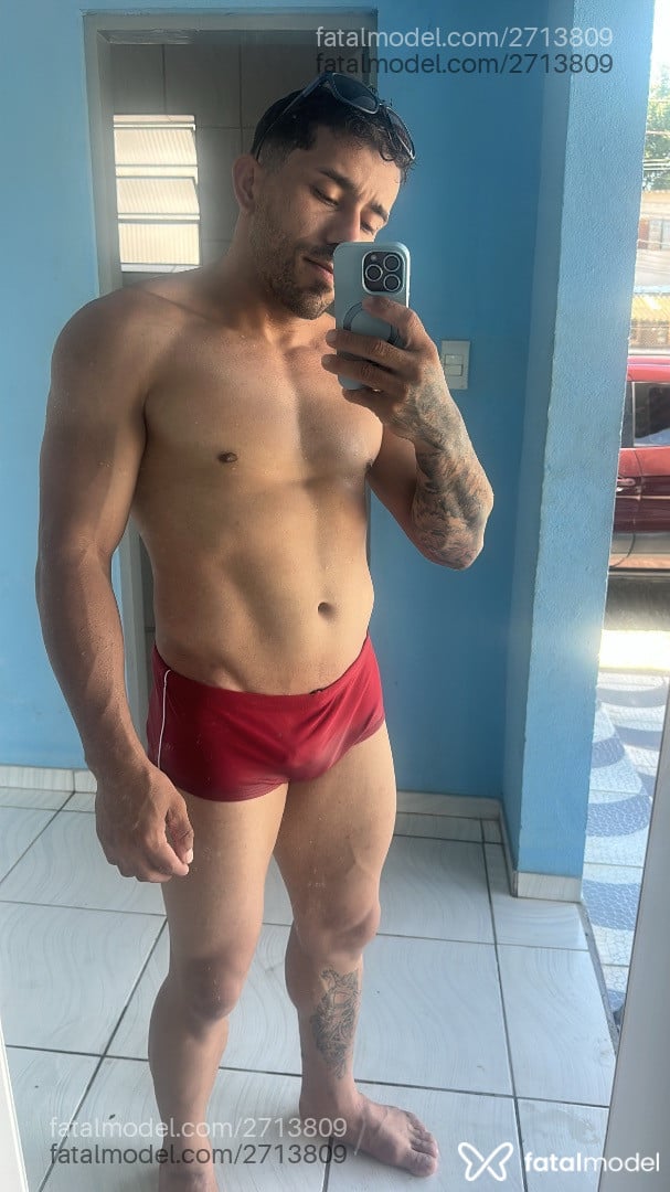 Acompanhante homem morena (o) de olhos castanhos - Stefan Acompanhante homem morena (o) de olhos castanhos - Stefan