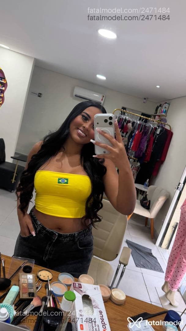 Acompanhante mulher morena (o) de olhos pretos - Eduarda