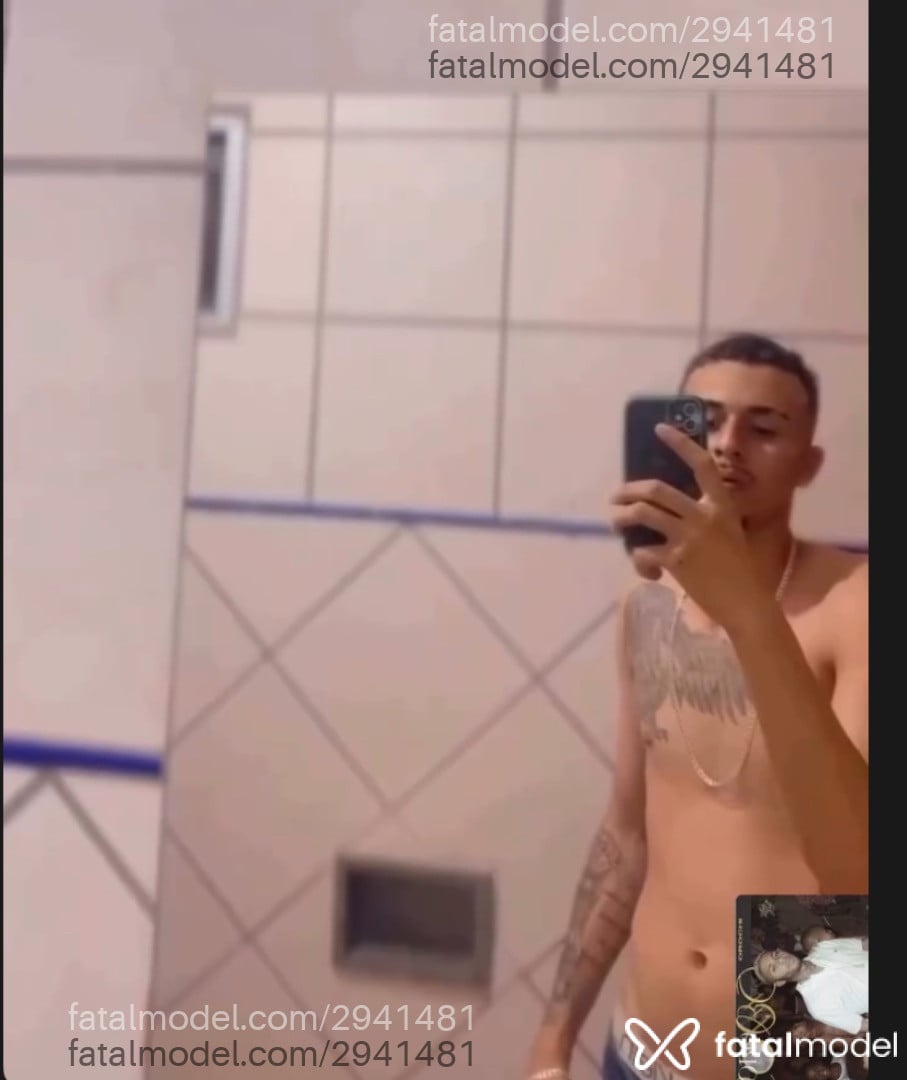 Acompanhante homem com cabelo castanho de olhos castanhos - Pedro Acompanhante homem com cabelo castanho de olhos castanhos - Pedro