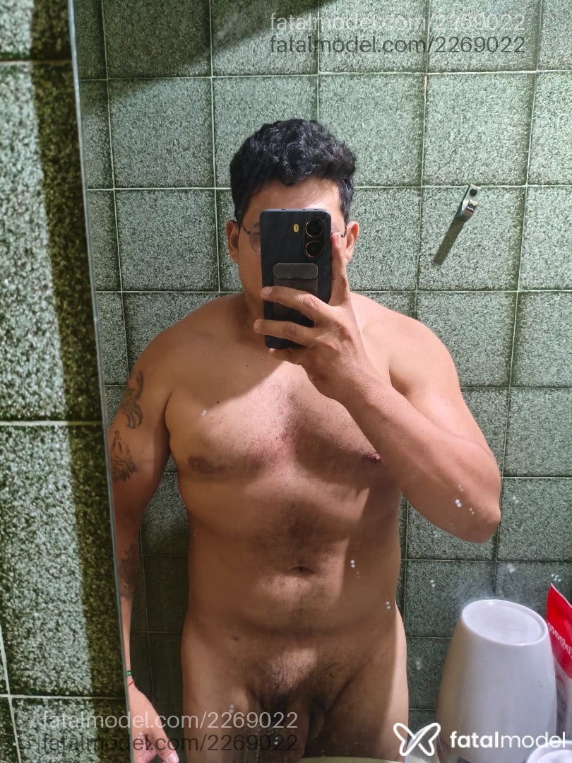 Acompanhante homem morena (o) de olhos castanhos em Belém - Lealc