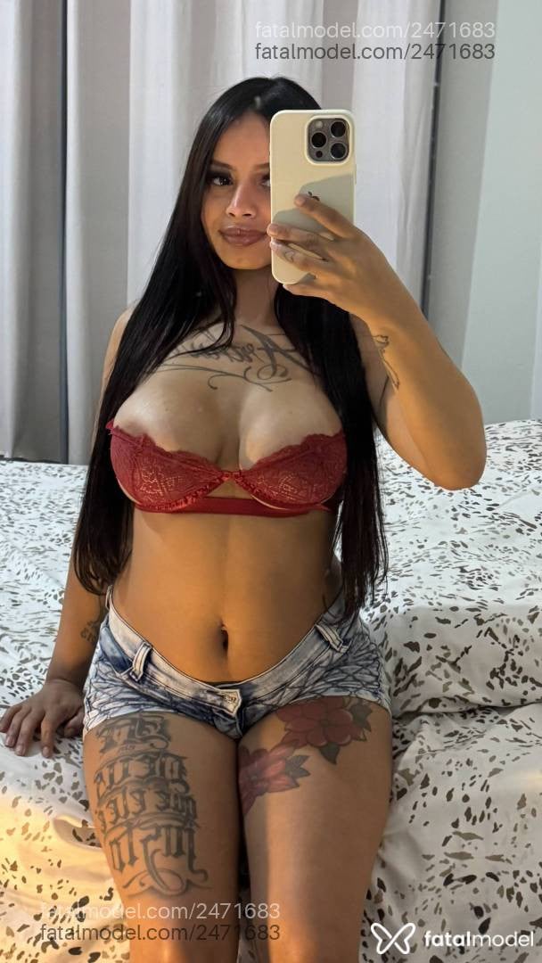 Acompanhante mulher morena (o) de olhos pretos - Malu