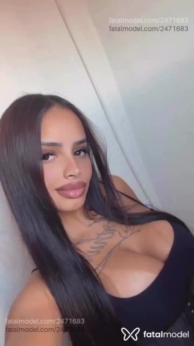 Acompanhante mulher morena (o) de olhos pretos - Maju