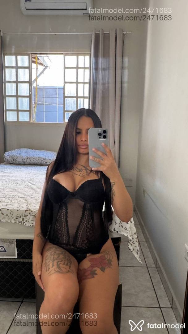 Acompanhante mulher morena (o) de olhos pretos - Maju