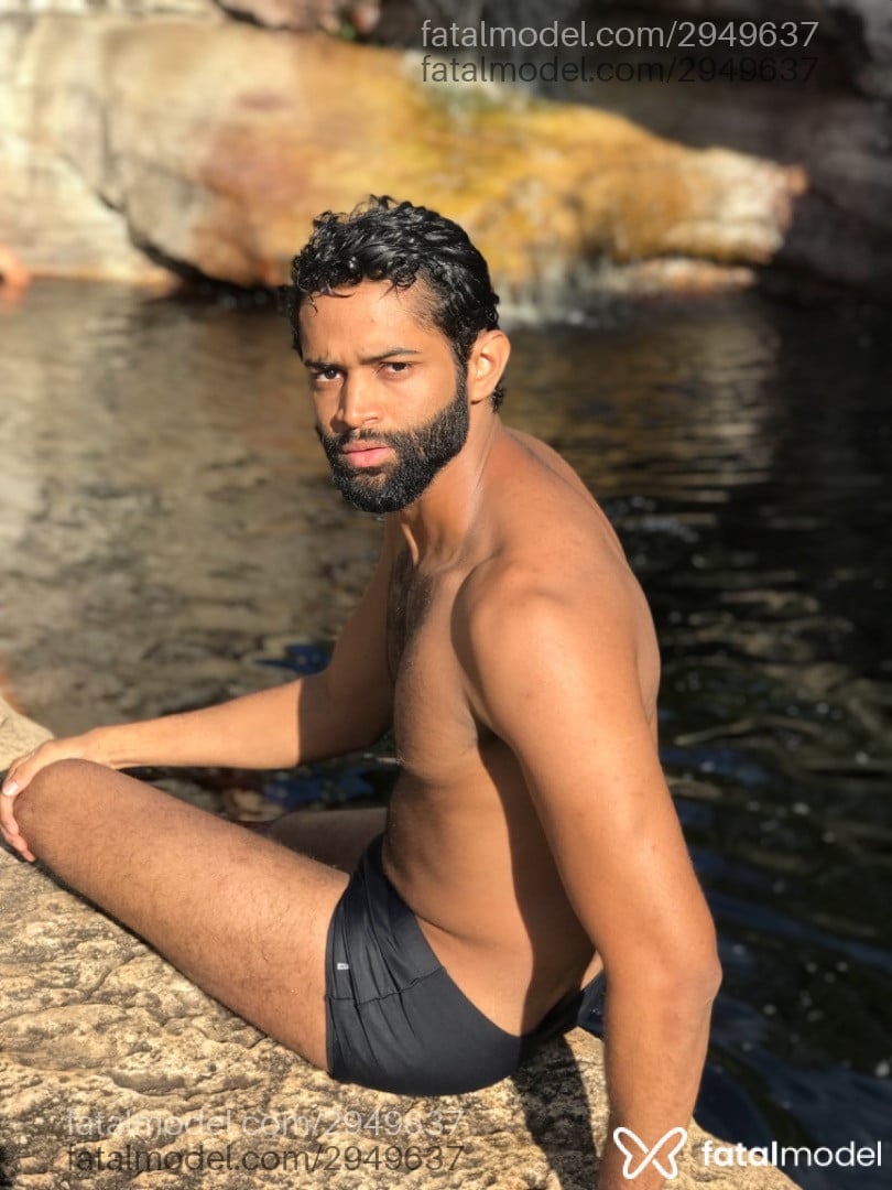 Acompanhante homem morena (o) de olhos pretos em Virtual - Wssanttana