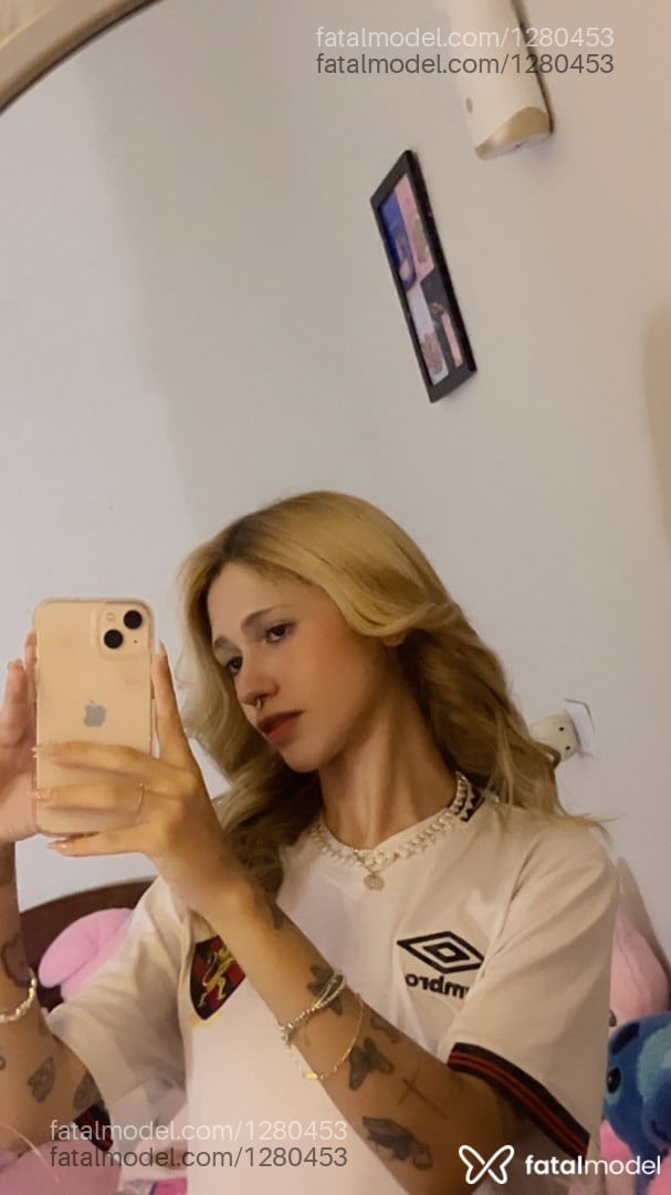 Acompanhante mulher trans loira (o) de olhos castanhos em Virtual - Sabrina Helil