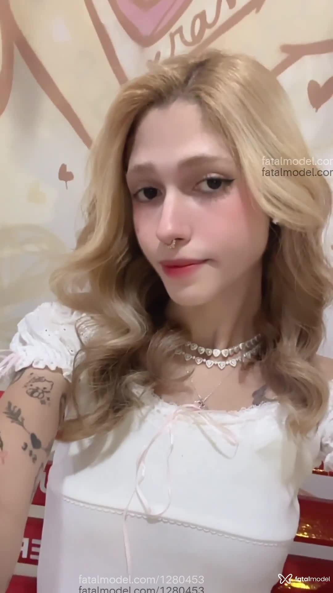 Acompanhante mulher trans loira (o) de olhos castanhos em Virtual - Sabrina Helil