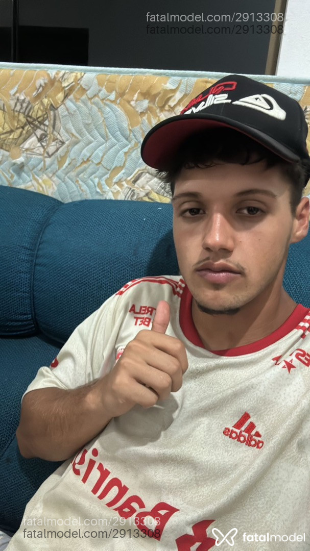 Acompanhante homem morena (o) de olhos castanhos em Virtual - Lzmolter
