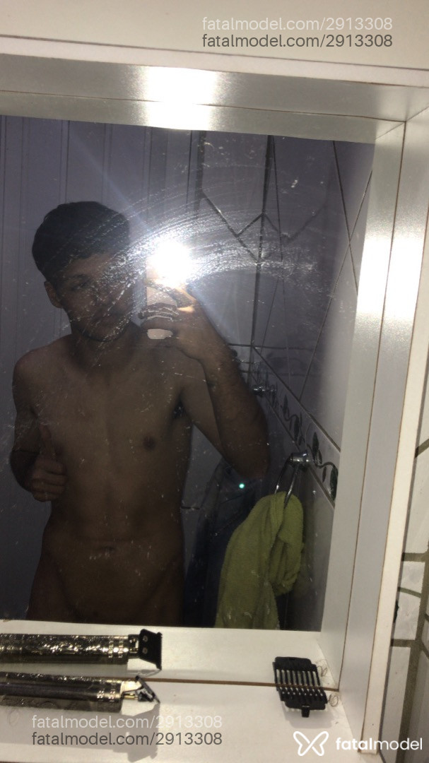 Acompanhante homem morena (o) de olhos castanhos em Virtual - Lzmolter