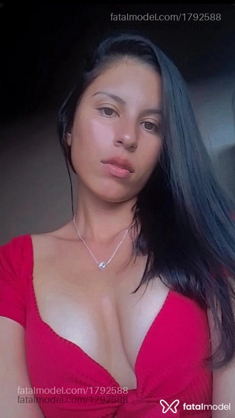 Acompanhante mulher com cabelo castanho de olhos castanhos - Mariana Acompanhante mulher com cabelo castanho de olhos castanhos - Mariana