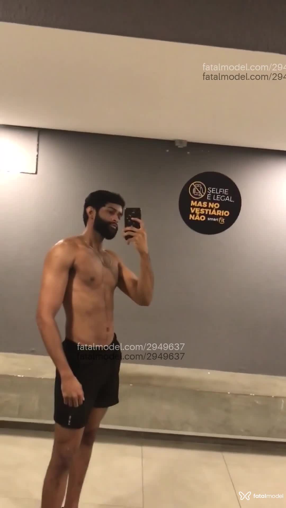 Acompanhante homem morena (o) de olhos pretos em Virtual - Wssanttana