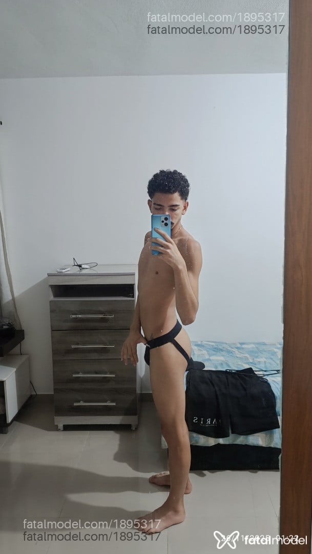 Acompanhante mulher trans morena (o) de olhos castanhos em Iguaba Grande Acompanhante mulher trans morena (o) de olhos castanhos em Iguaba Grande - Sanz