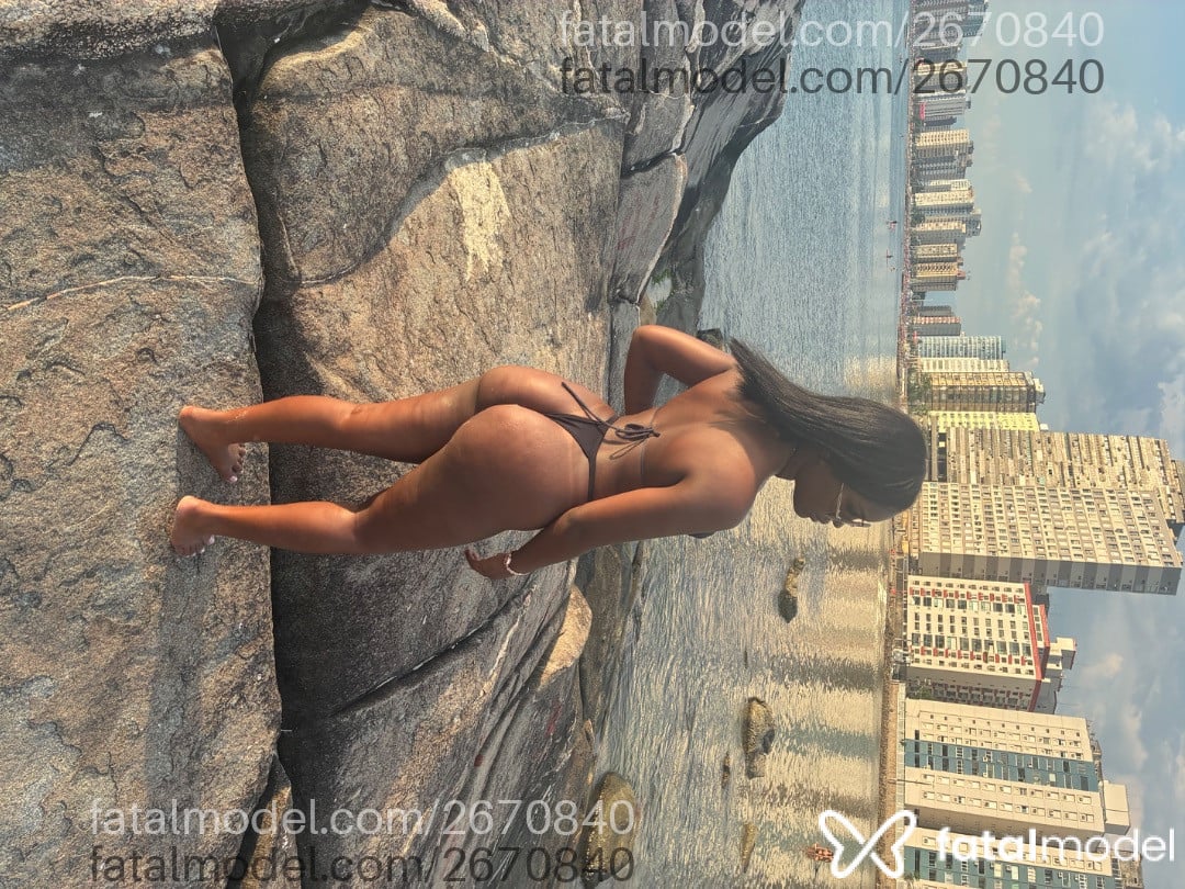 Acompanhante mulher morena (o) de olhos pretos em Praia Grande - Bia