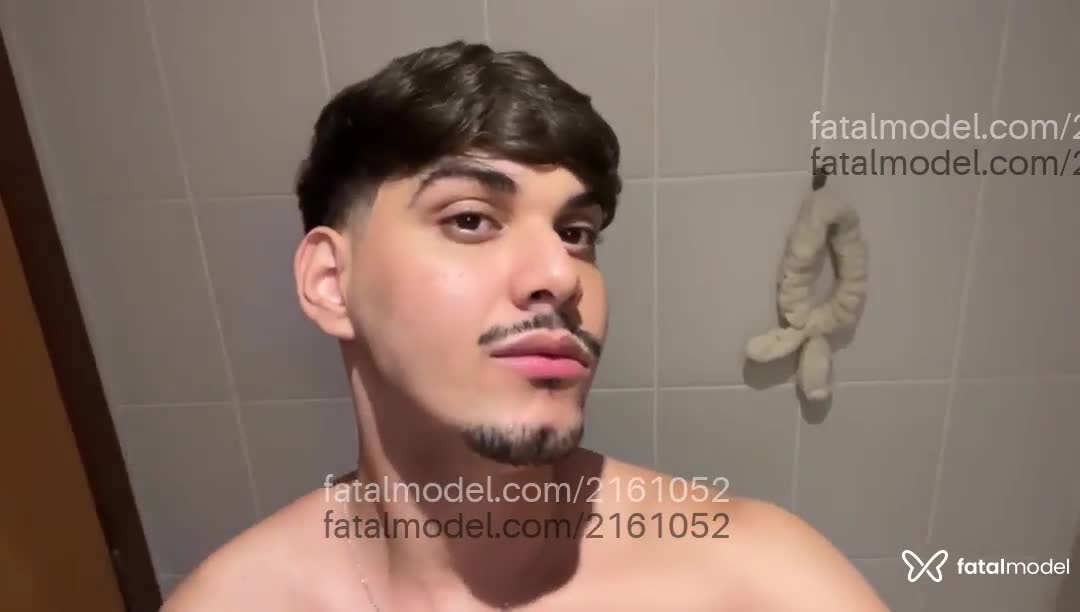 Acompanhante homem com cabelo castanho de olhos castanhos em São Paulo Acompanhante homem com cabelo castanho de olhos castanhos em São Paulo - Gil