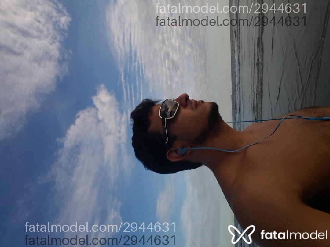 Acompanhante homem com cabelo castanho de olhos castanhos em São Sebastião - Miguel