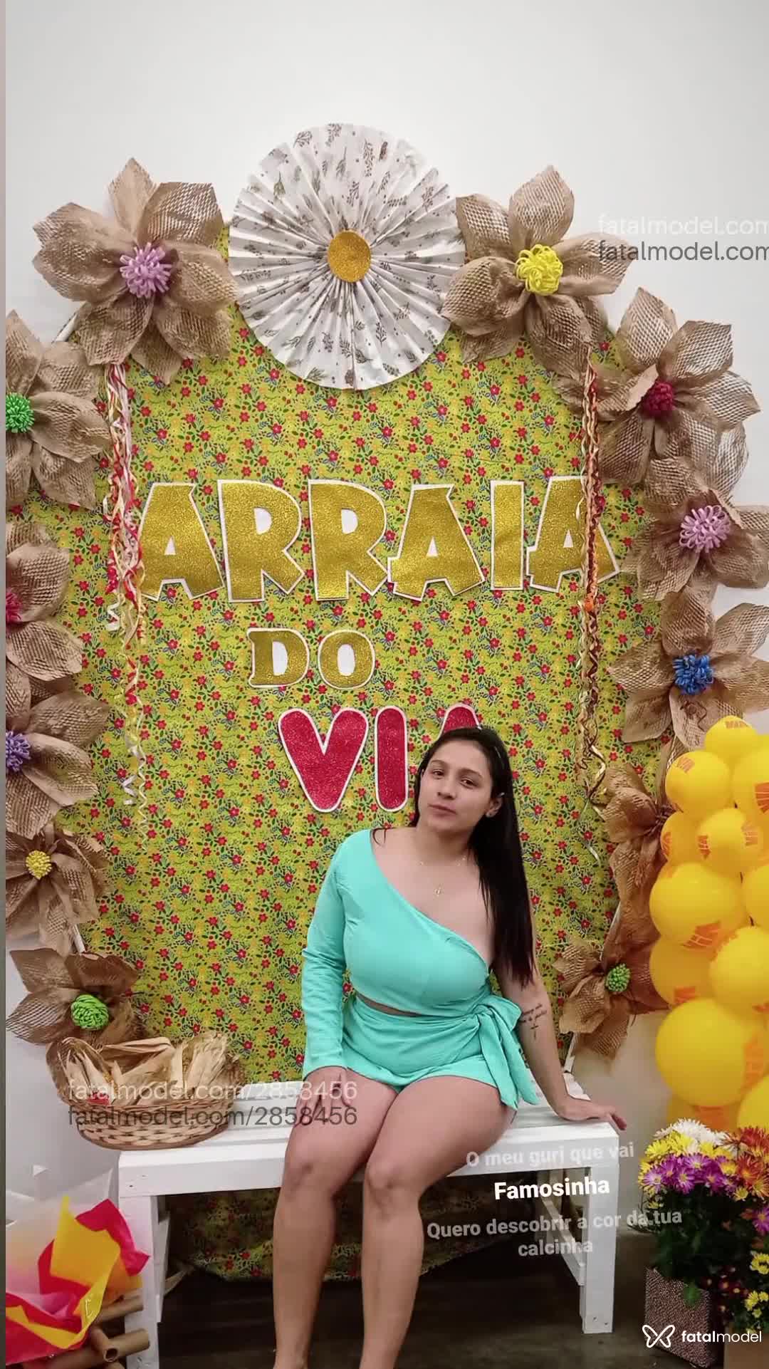 Acompanhante mulher morena (o) de olhos castanhos - Karina Acompanhante mulher morena (o) de olhos castanhos - Karina
