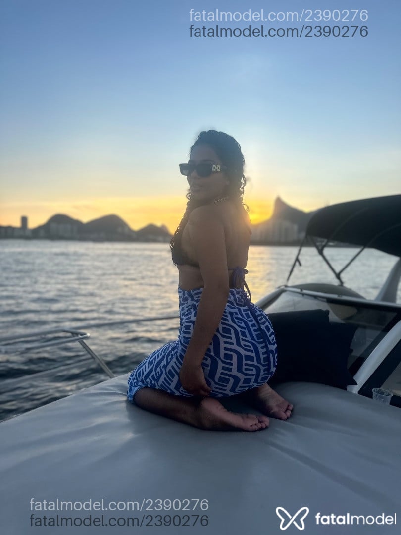 Acompanhante mulher com cabelo castanho de olhos castanhos em Rio de Janeiro - Alinne