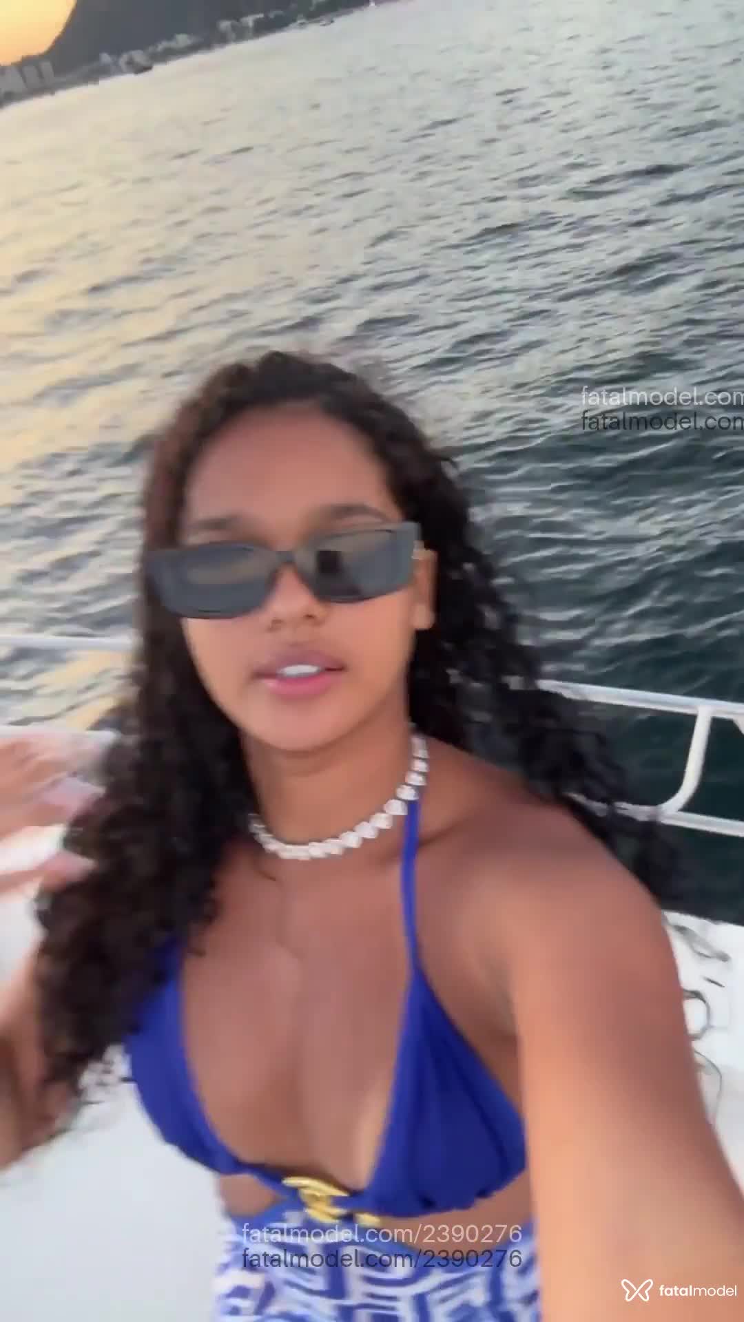 Acompanhante mulher com cabelo castanho de olhos castanhos em Rio de Janeiro - Alinne