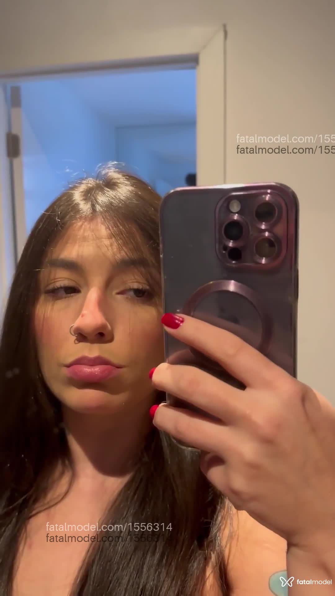 Acompanhante mulher com cabelo castanho de olhos castanhos - Melissa Salles Acompanhante mulher com cabelo castanho de olhos castanhos - Melissa Salles
