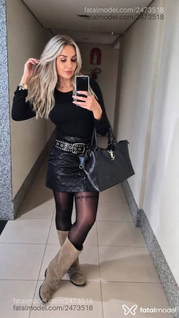 Acompanhante mulher loira (o) de olhos castanhos - Ayla Borges